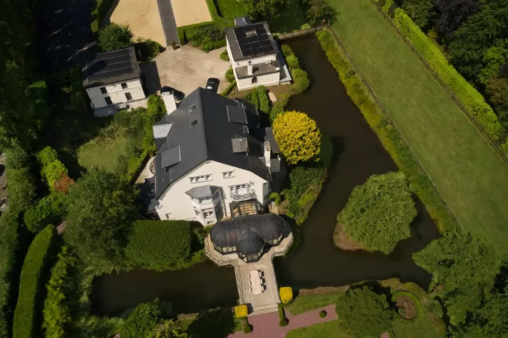 Castle Diependael — hover